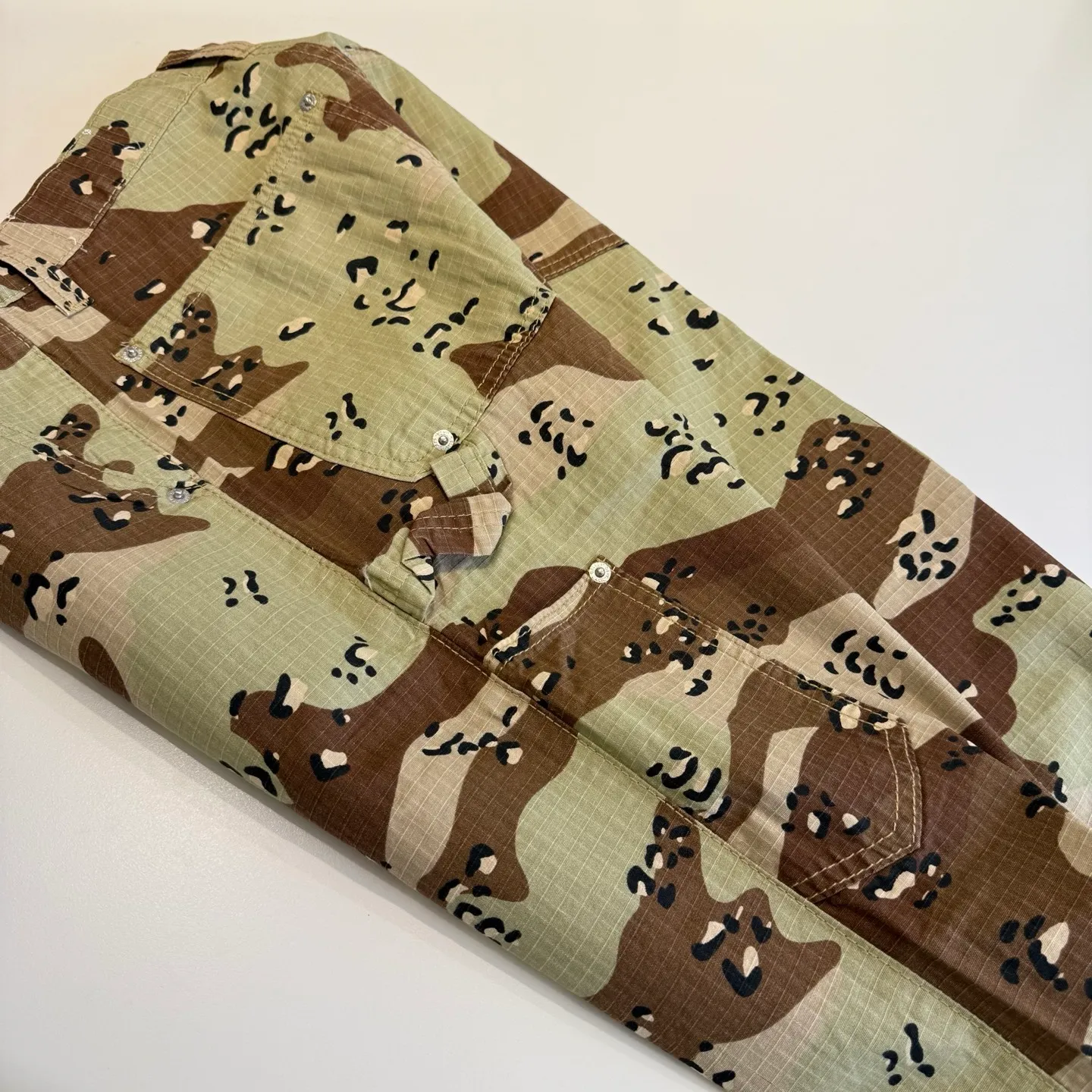 P240 model number: D453 GALLERY DEPT. ss25 limited camouflage splicing printed bootcut jeans Size: 28, 30, 32, 34, 36 (S-XXL) Color: Camouflage yellow Size reference: Pants length 100 102 104 106 106 Waist 72 76 80 84 88 Recommended weight S (about 110 pounds) M (about 120 pounds) L (about 140 pounds) XL (about 165 pounds) XXL (about 185 pounds)
